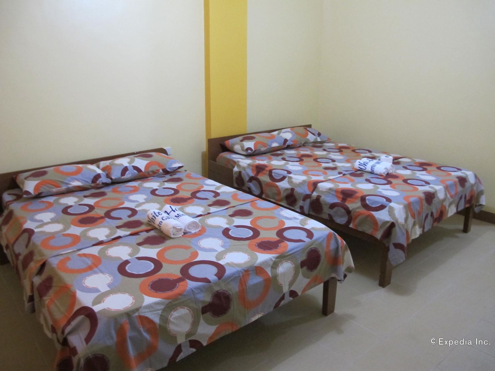 White Beach Hotel Puerto Galera Powered By Cocotel Екстериор снимка
