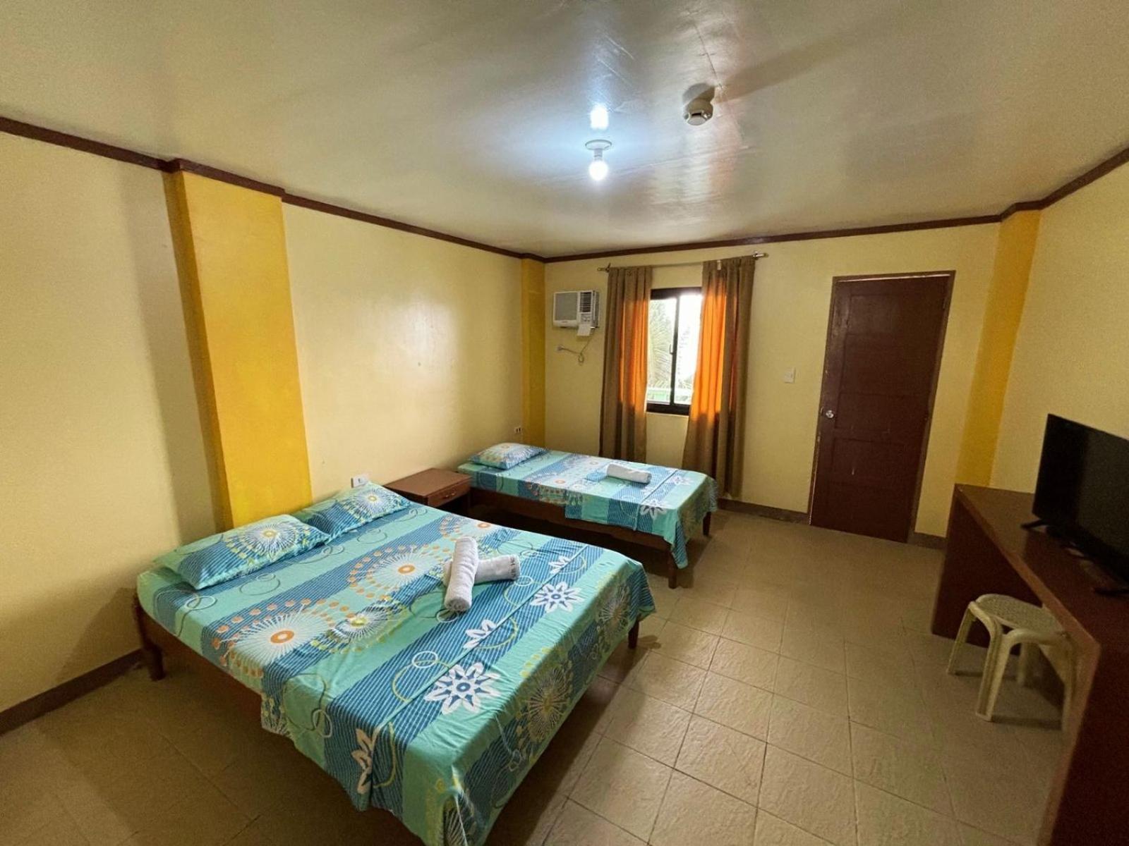 White Beach Hotel Puerto Galera Powered By Cocotel Екстериор снимка