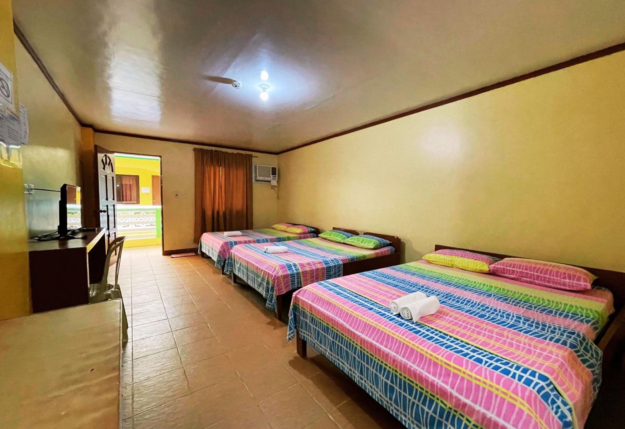 White Beach Hotel Puerto Galera Powered By Cocotel Екстериор снимка