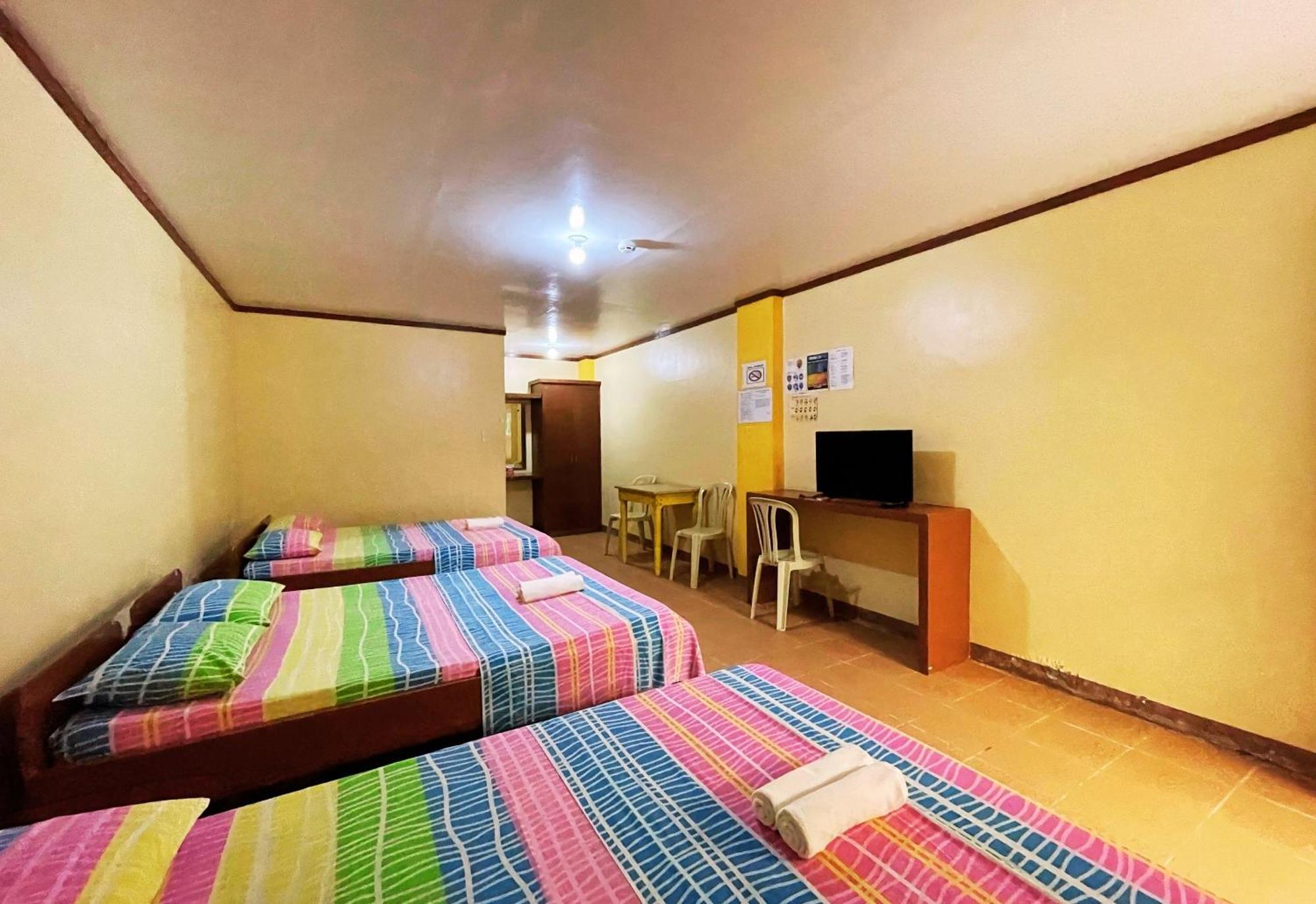 White Beach Hotel Puerto Galera Powered By Cocotel Екстериор снимка