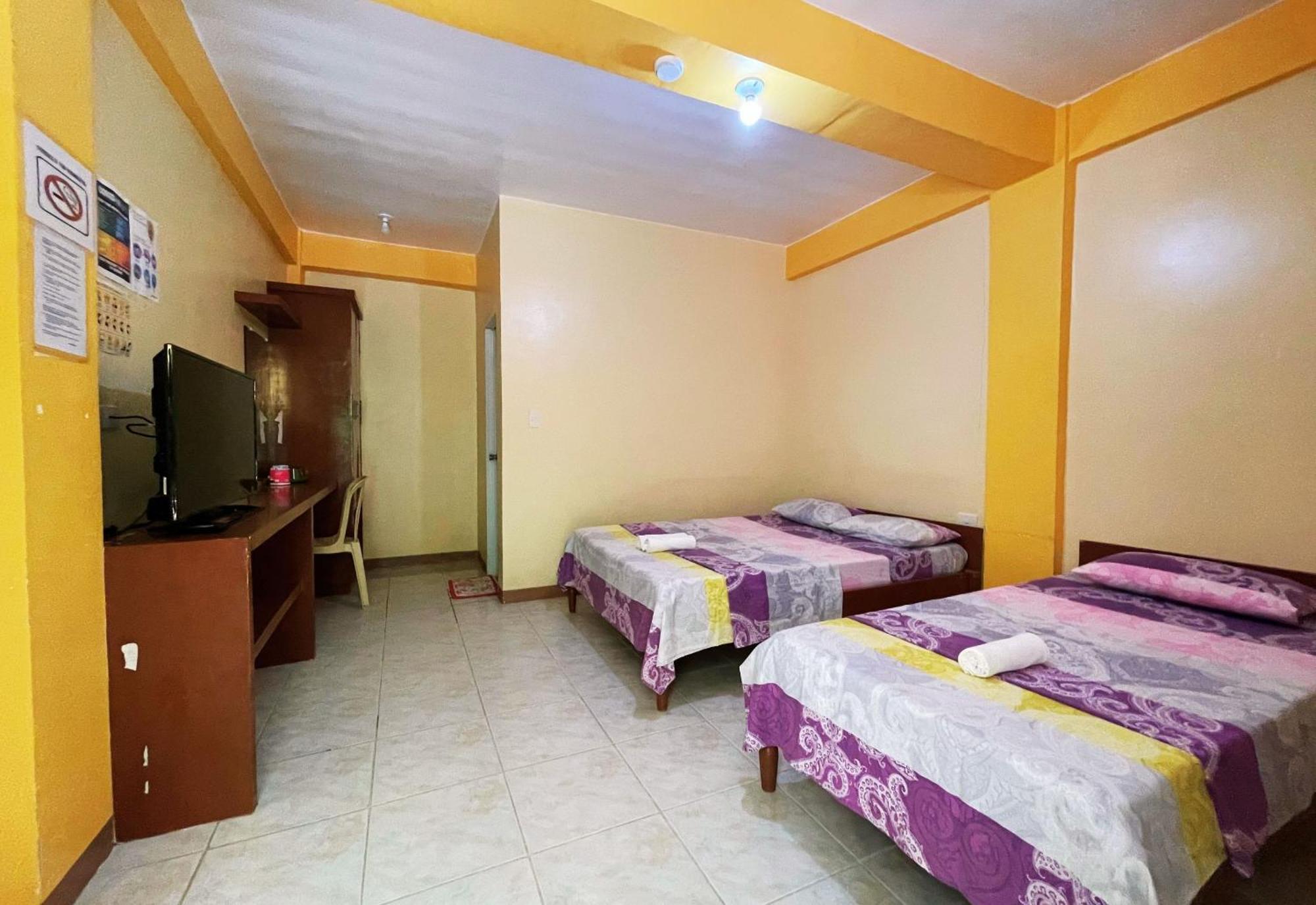 White Beach Hotel Puerto Galera Powered By Cocotel Екстериор снимка