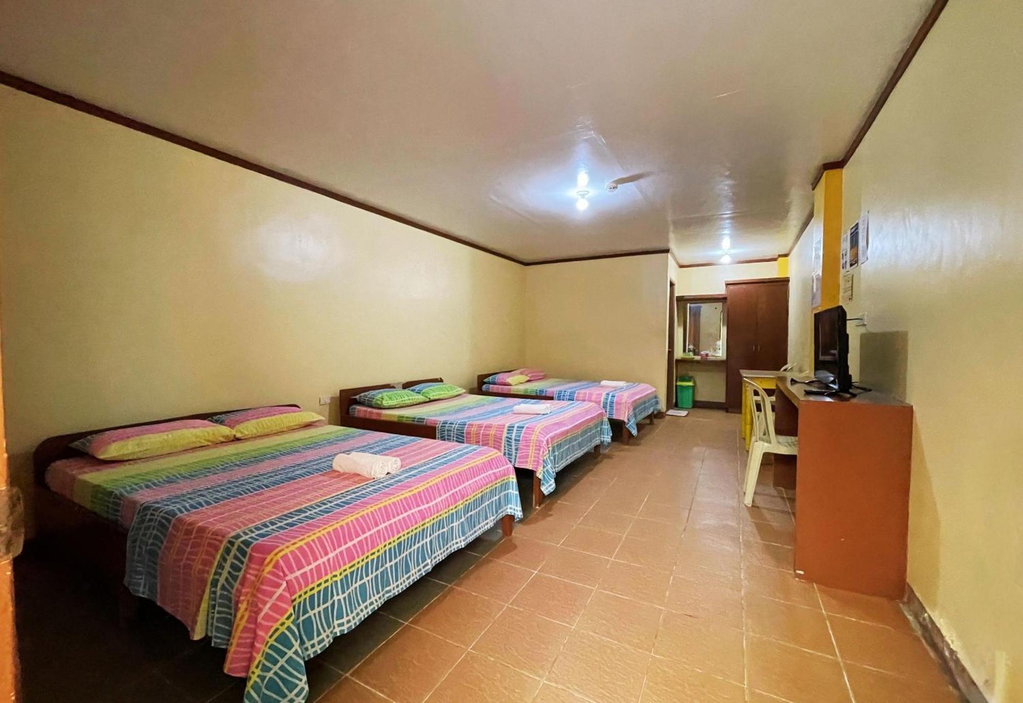 White Beach Hotel Puerto Galera Powered By Cocotel Екстериор снимка